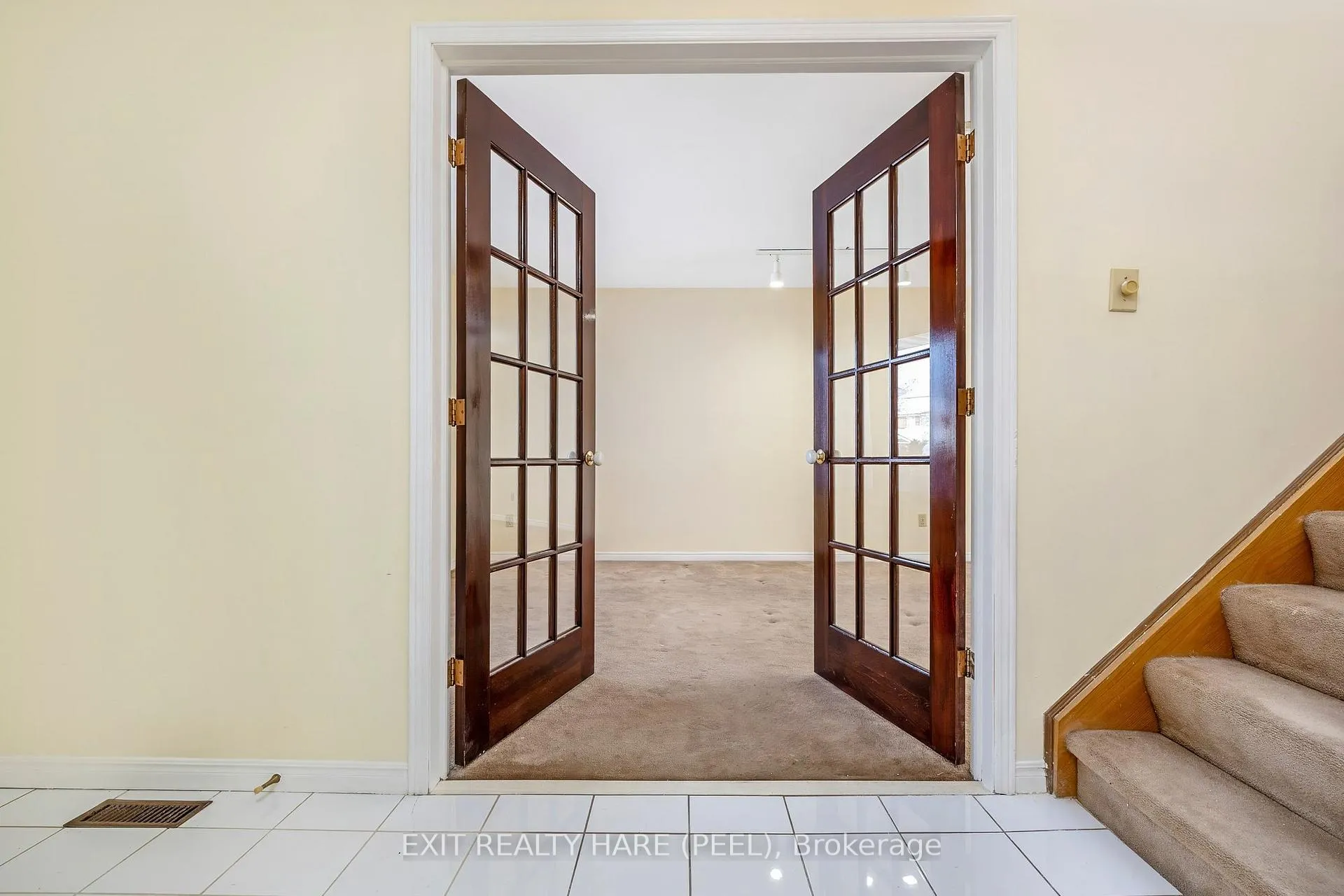 Photo 17 of 47 Stillwater Crescent, Brampton, Brampton West — HOMEH