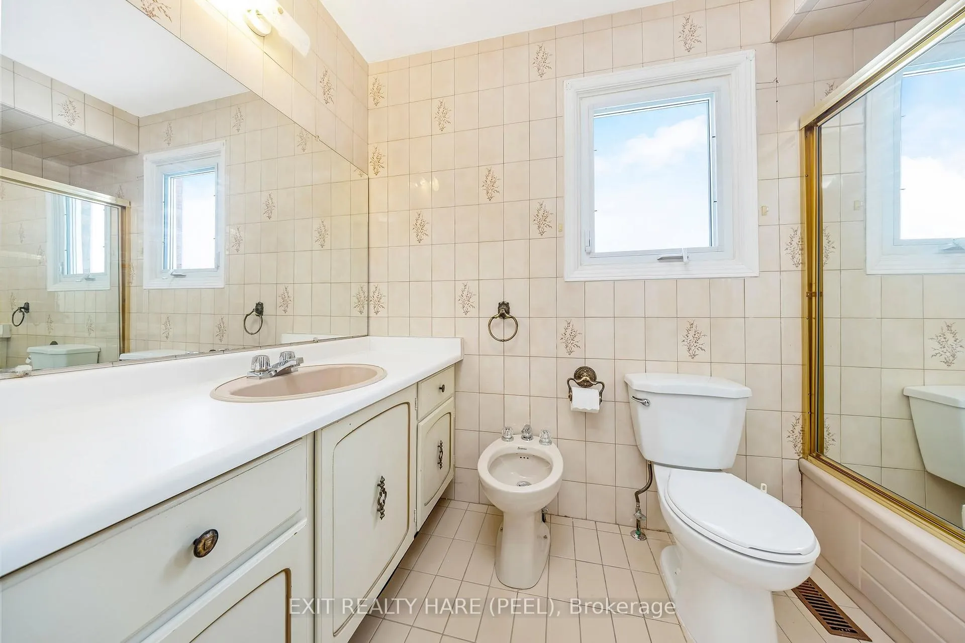 Photo 35 of 47 Stillwater Crescent, Brampton, Brampton West — HOMEH