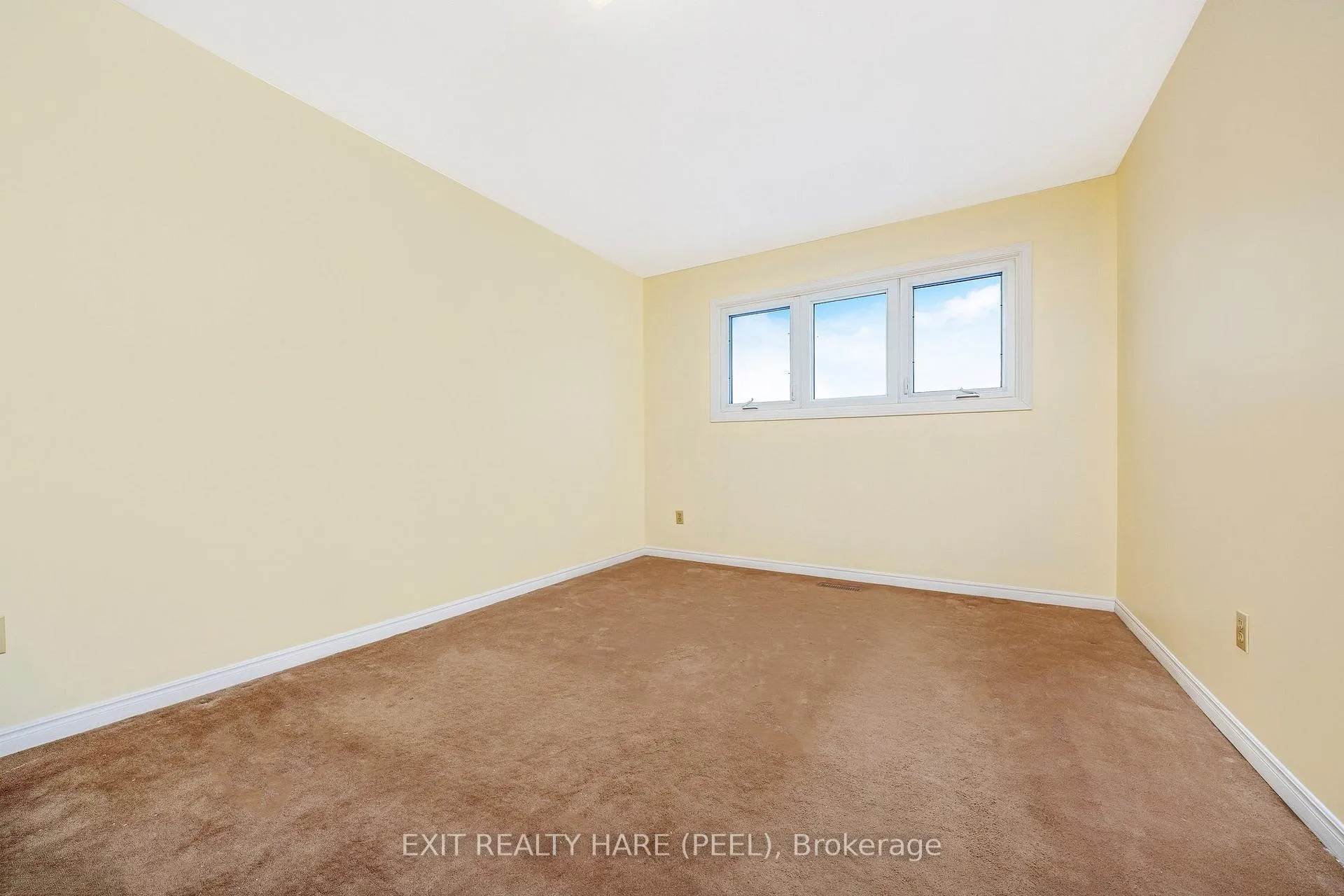 Photo 36 of 47 Stillwater Crescent, Brampton, Brampton West — HOMEH