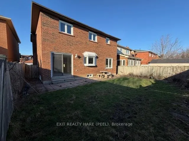 Photo 39 of 47 Stillwater Crescent, Brampton, Brampton West — HOMEH
