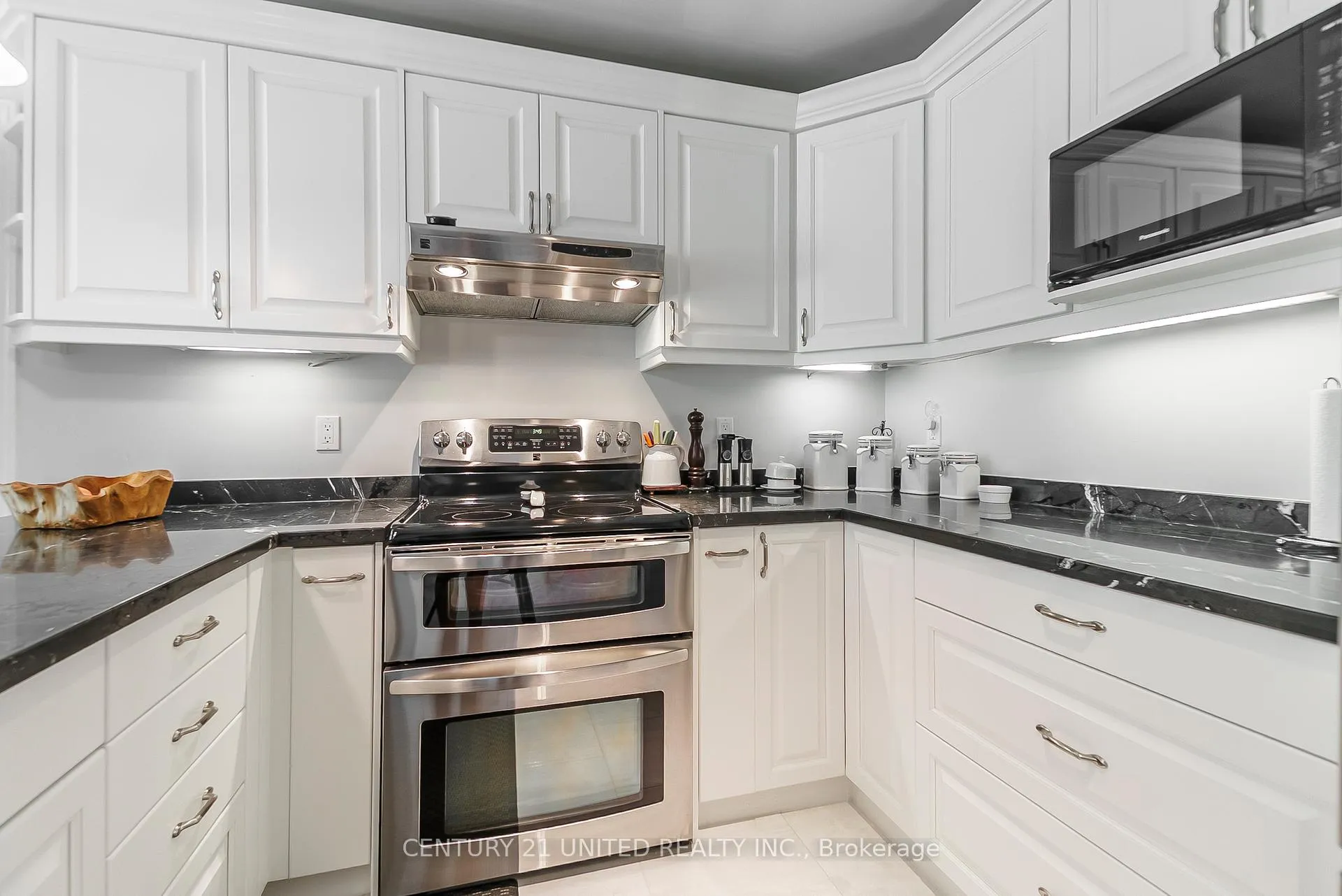 Photo 13 of 1656 Champlain Drive, Peterborough, Northcrest Ward 5 — HOMEH