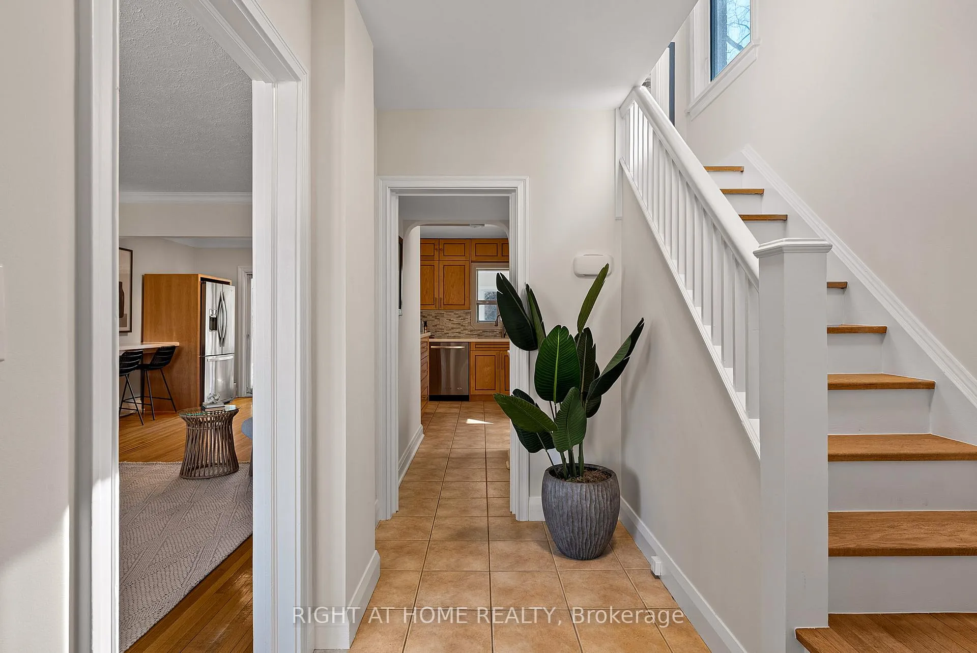 Photo 3 of 61 Central Street, Etobicoke, Mimico — HOMEH