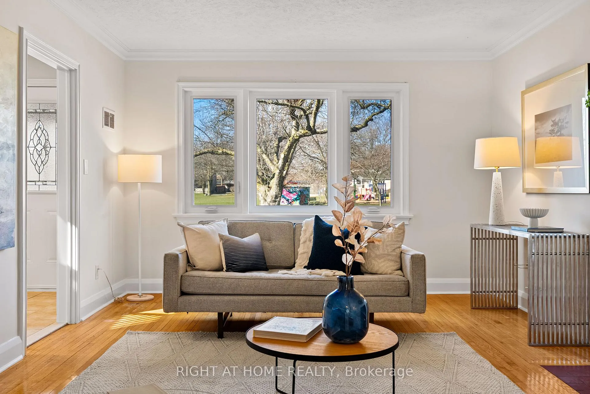 Photo 9 of 61 Central Street, Etobicoke, Mimico — HOMEH