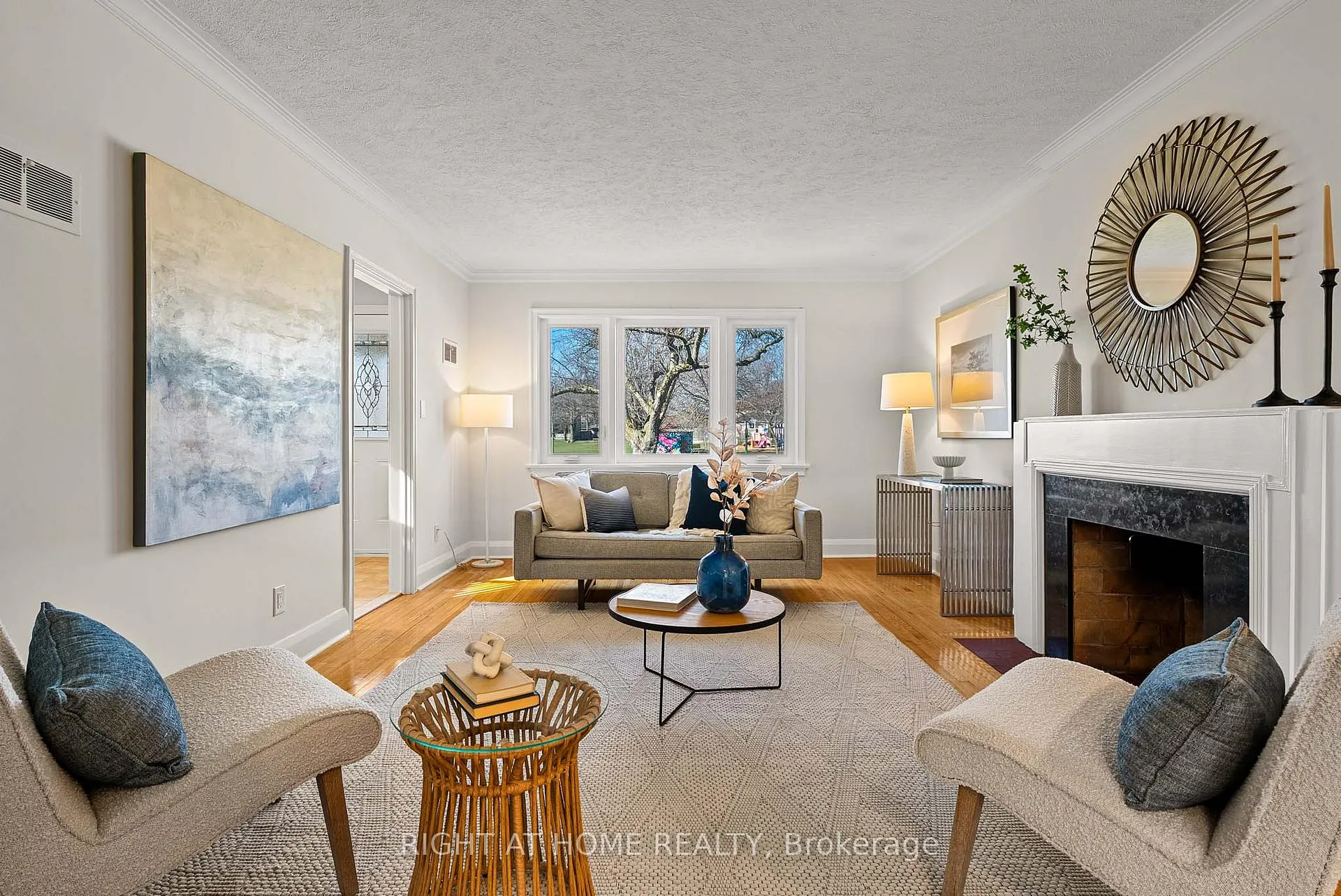 Photo 10 of 61 Central Street, Etobicoke, Mimico — HOMEH
