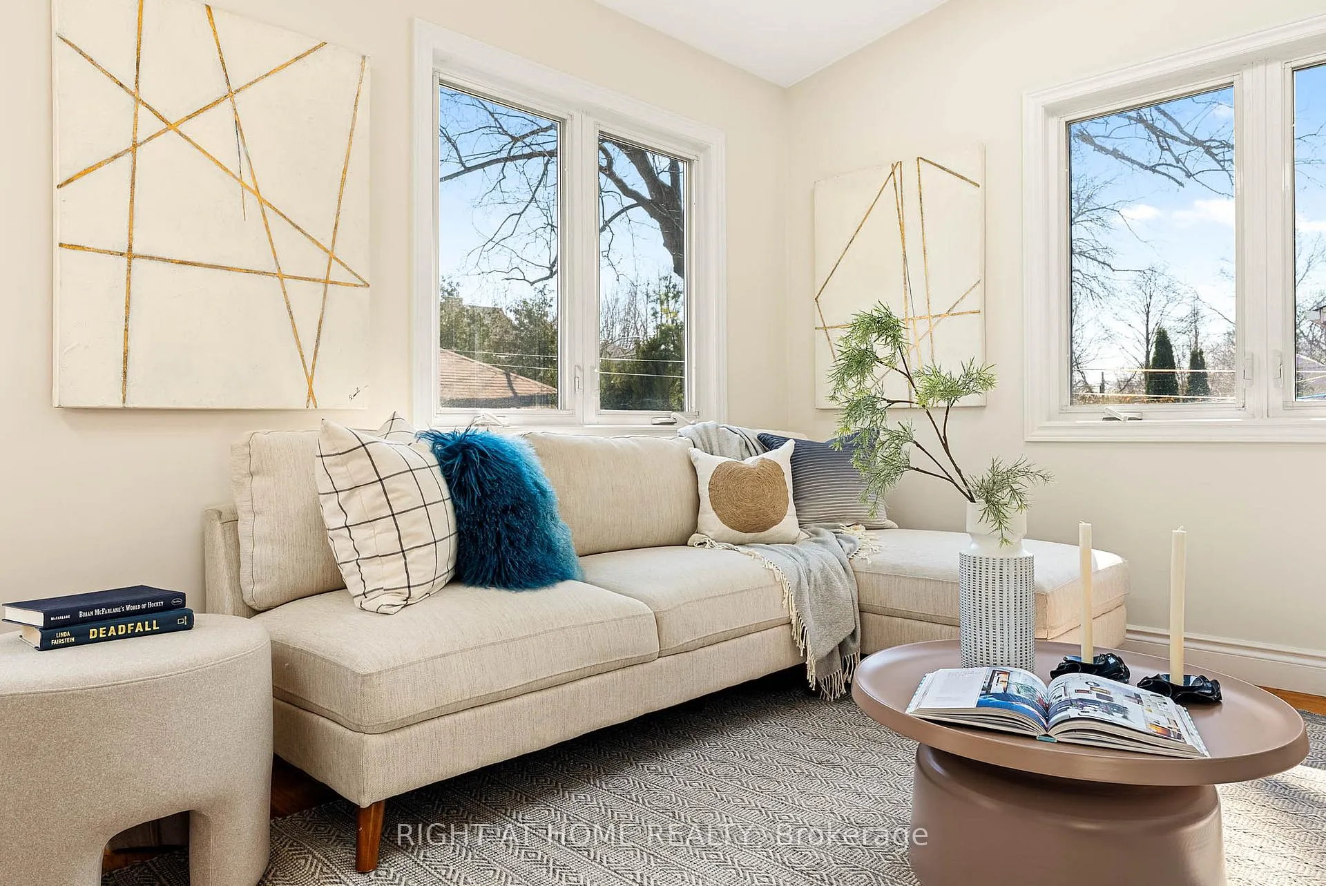 Photo 15 of 61 Central Street, Etobicoke, Mimico — HOMEH