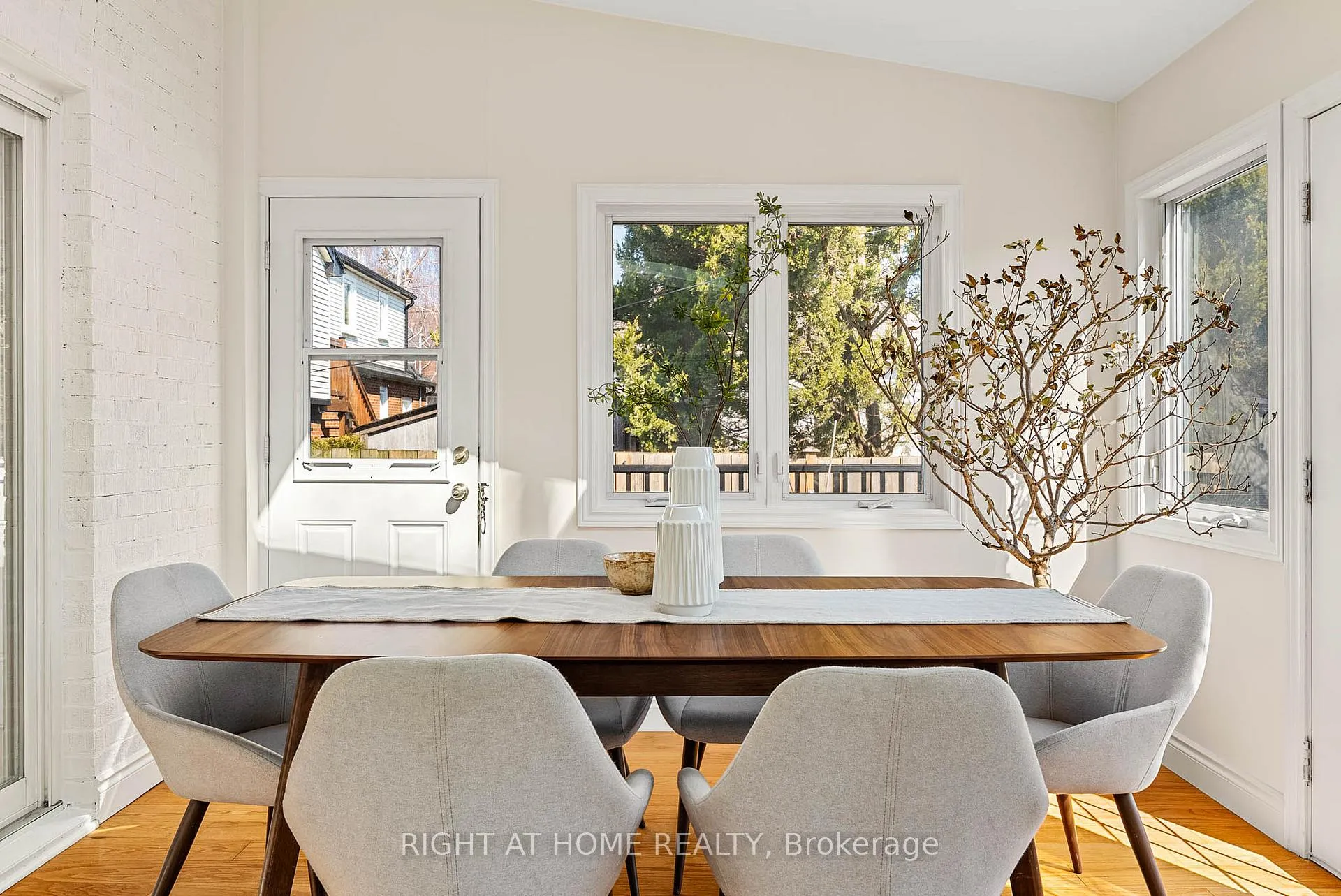 Photo 17 of 61 Central Street, Etobicoke, Mimico — HOMEH