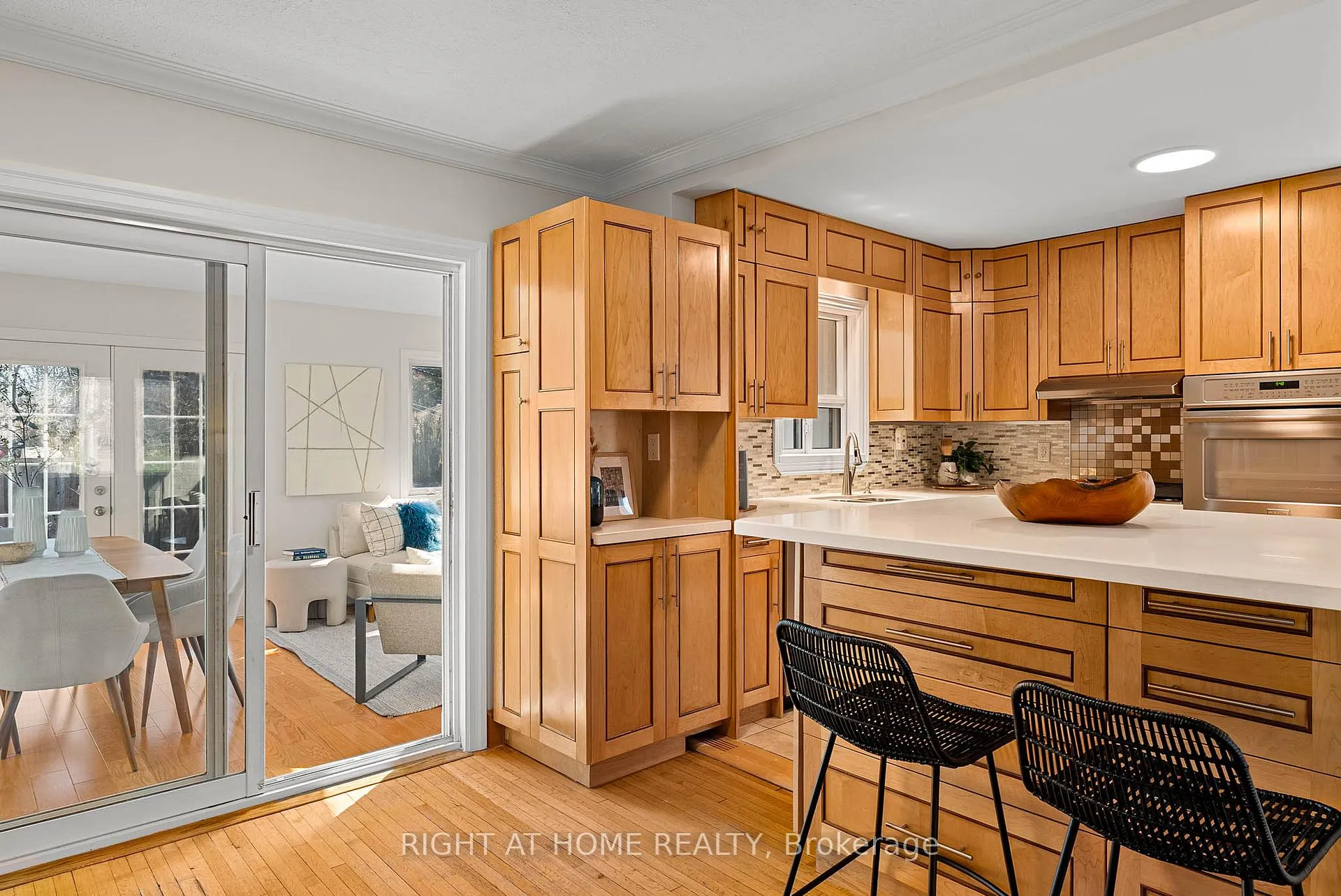 Photo 20 of 61 Central Street, Etobicoke, Mimico — HOMEH