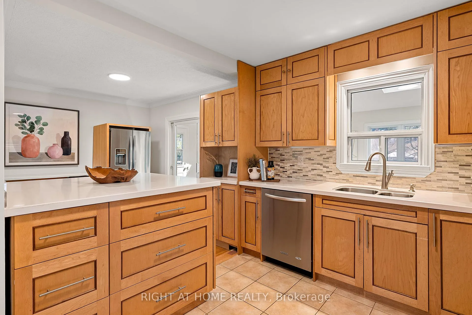 Photo 23 of 61 Central Street, Etobicoke, Mimico — HOMEH