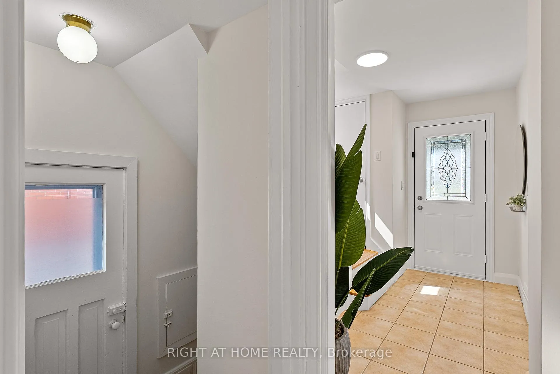 Photo 25 of 61 Central Street, Etobicoke, Mimico — HOMEH