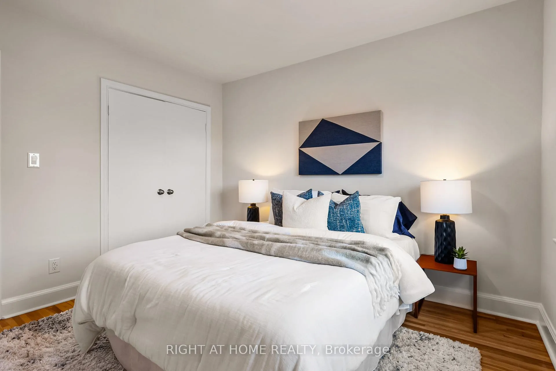 Photo 33 of 61 Central Street, Etobicoke, Mimico — HOMEH