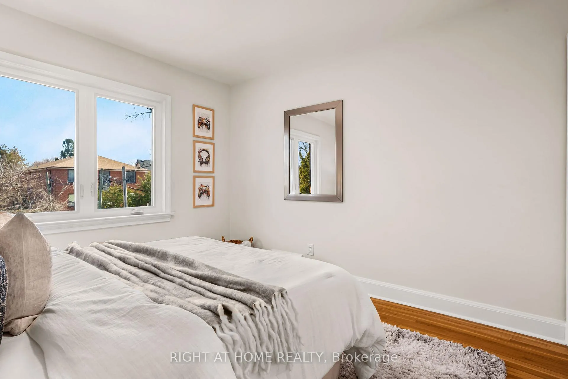 Photo 34 of 61 Central Street, Etobicoke, Mimico — HOMEH