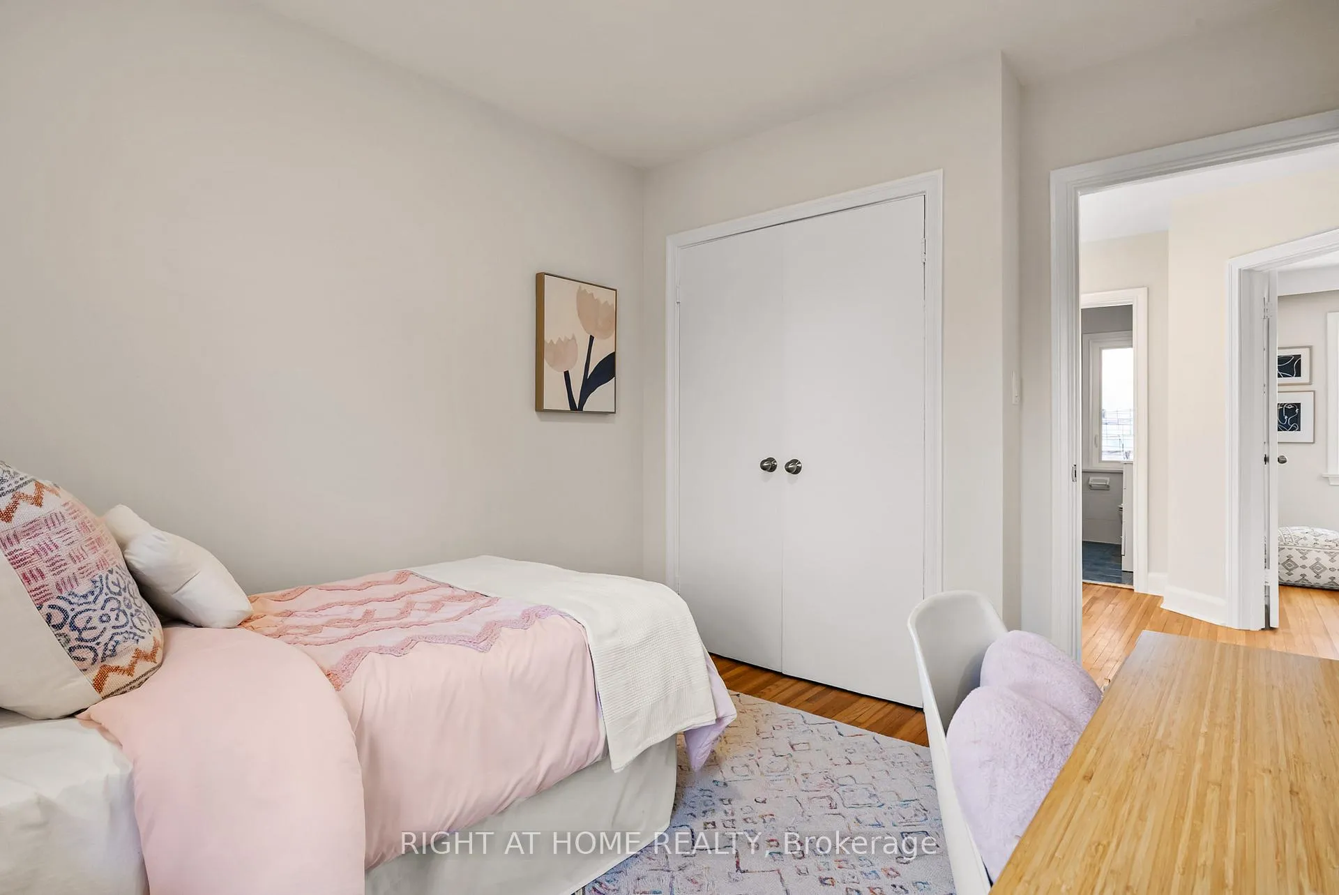 Photo 36 of 61 Central Street, Etobicoke, Mimico — HOMEH