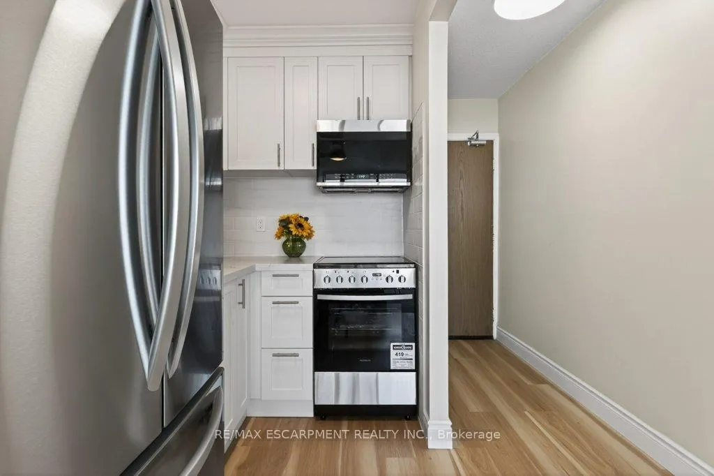 Photo 8 of Unit 1801, 150 Charlton Avenue E, Hamilton, Corktown — HOMEH