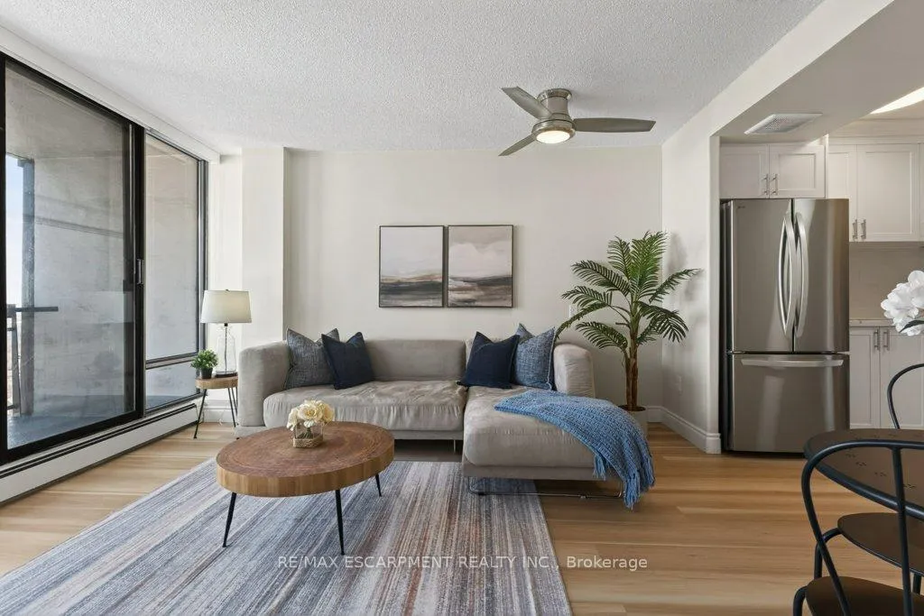 Photo 11 of Unit 1801, 150 Charlton Avenue E, Hamilton, Corktown — HOMEH