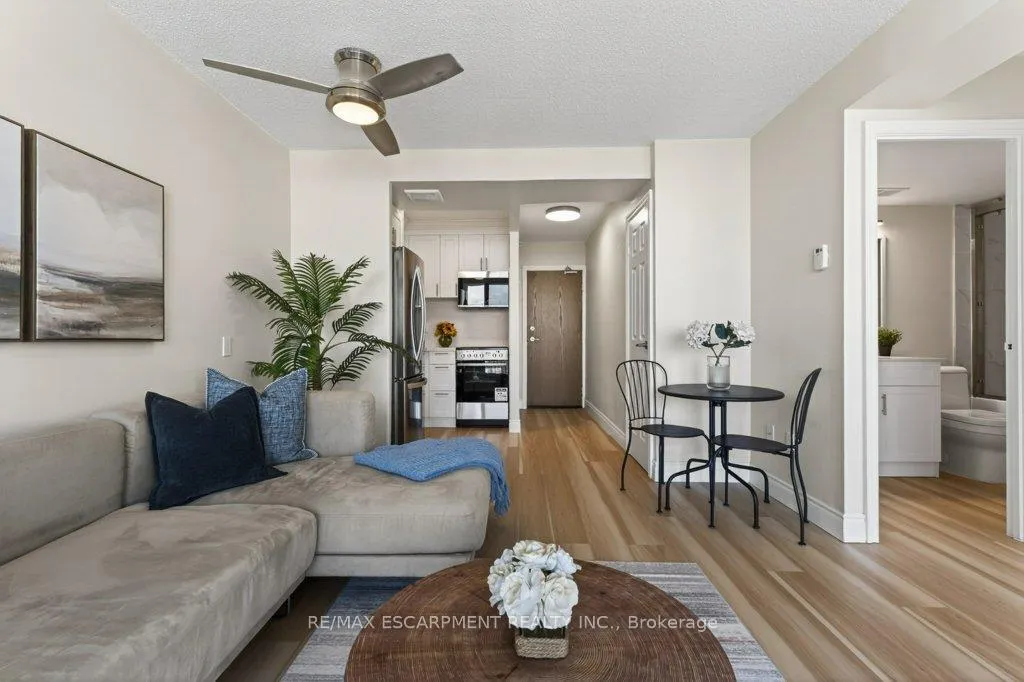 Photo 13 of Unit 1801, 150 Charlton Avenue E, Hamilton, Corktown — HOMEH