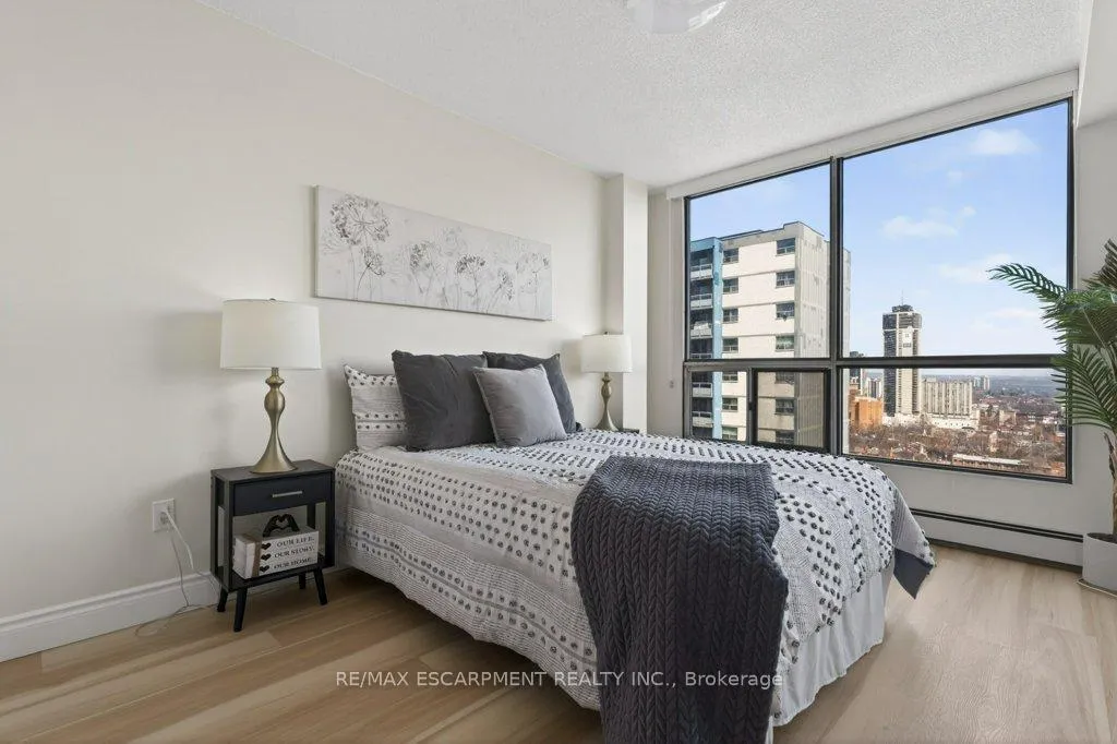 Photo 18 of Unit 1801, 150 Charlton Avenue E, Hamilton, Corktown — HOMEH