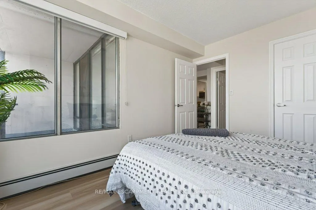 Photo 21 of Unit 1801, 150 Charlton Avenue E, Hamilton, Corktown — HOMEH