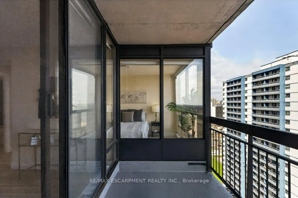 Photo 25 of Unit 1801, 150 Charlton Avenue E, Hamilton, Corktown — HOMEH