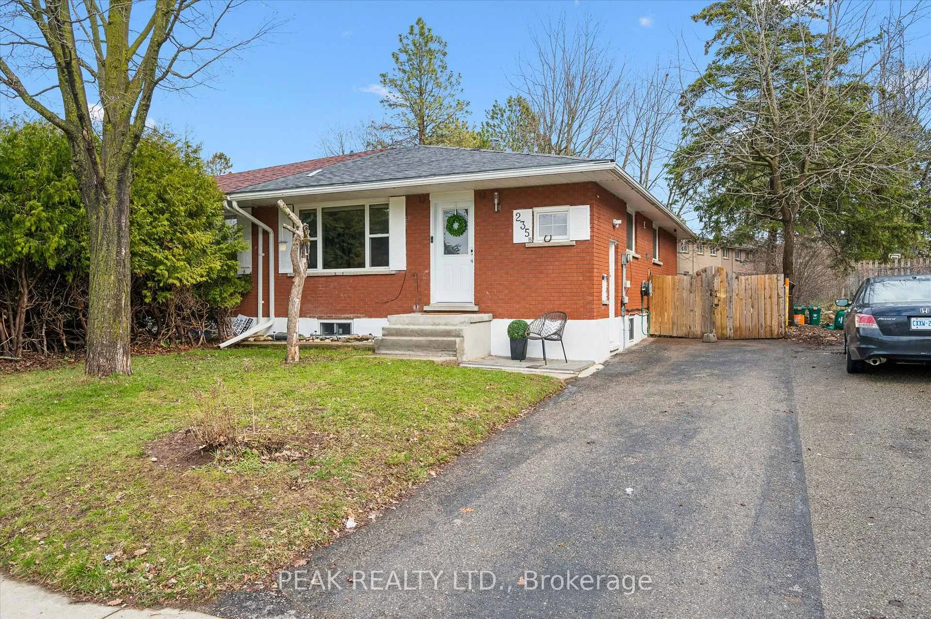 Photo 2 of Unit B, 235 Cedarbrae Avenue, Waterloo — HOMEH