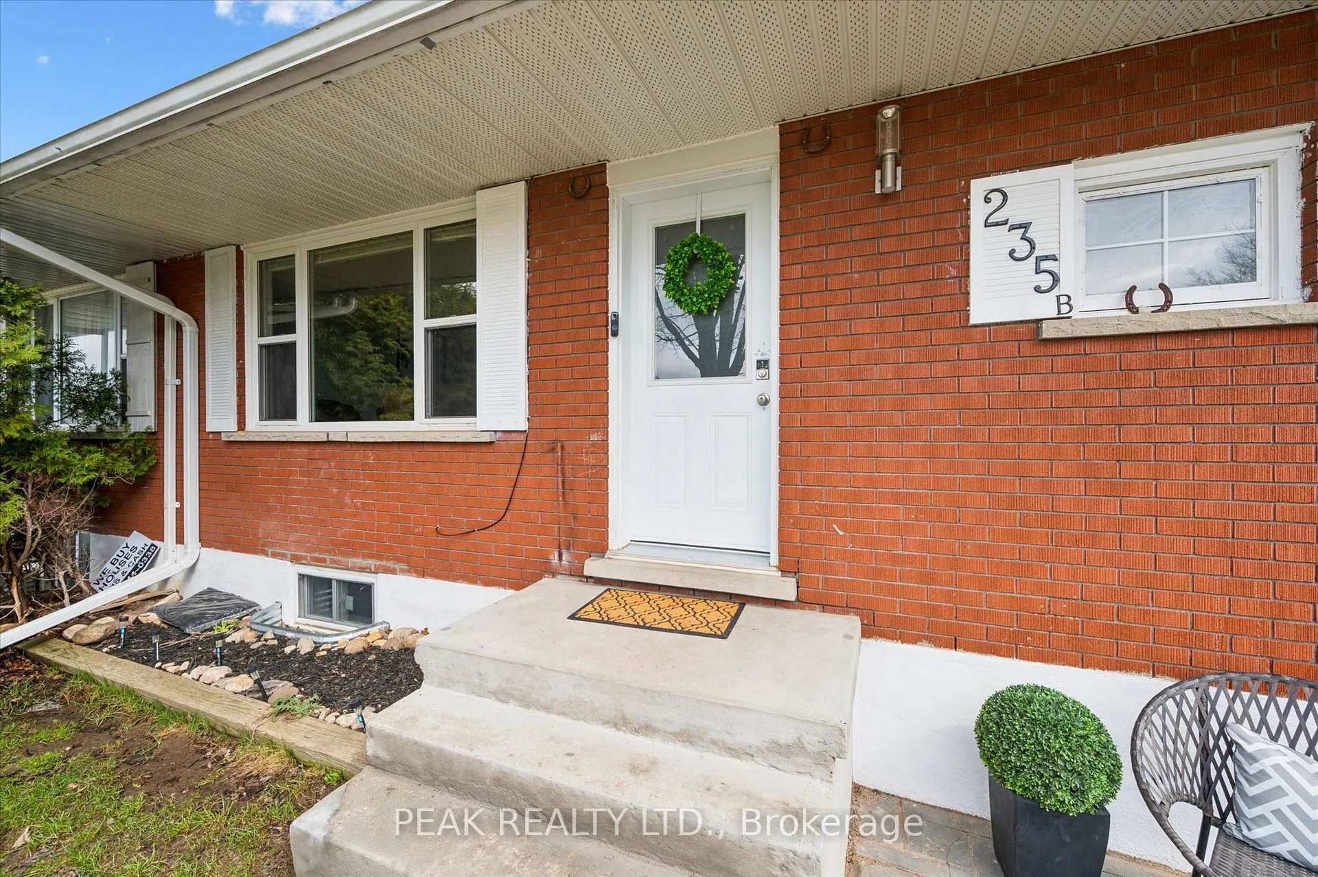 Photo 4 of Unit B, 235 Cedarbrae Avenue, Waterloo — HOMEH
