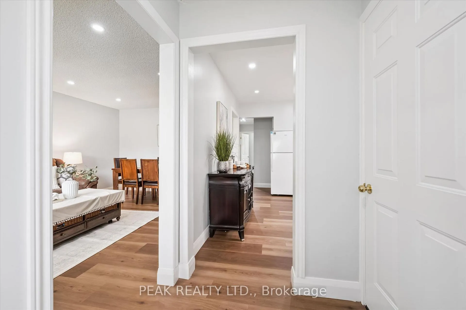 Photo 6 of Unit B, 235 Cedarbrae Avenue, Waterloo — HOMEH