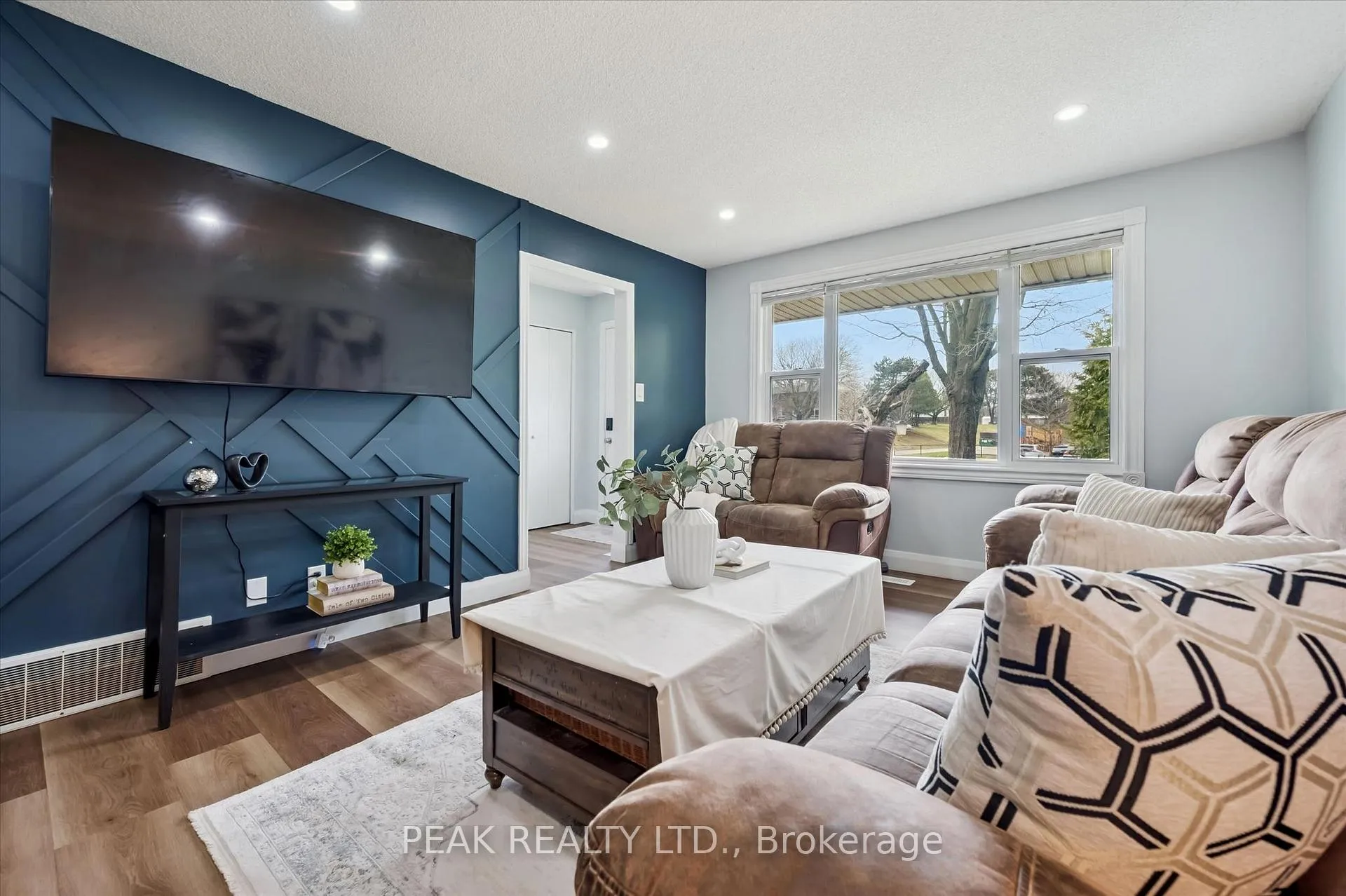 Photo 9 of Unit B, 235 Cedarbrae Avenue, Waterloo — HOMEH