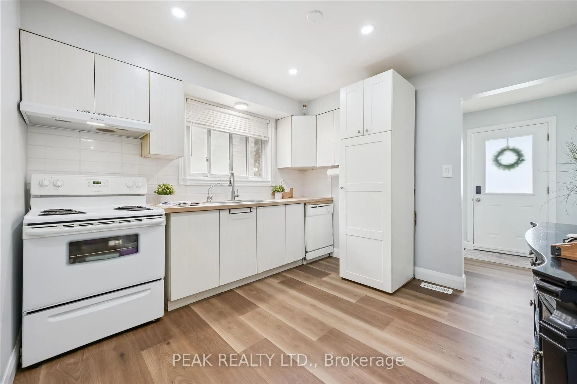 Photo 14 of Unit B, 235 Cedarbrae Avenue, Waterloo — HOMEH