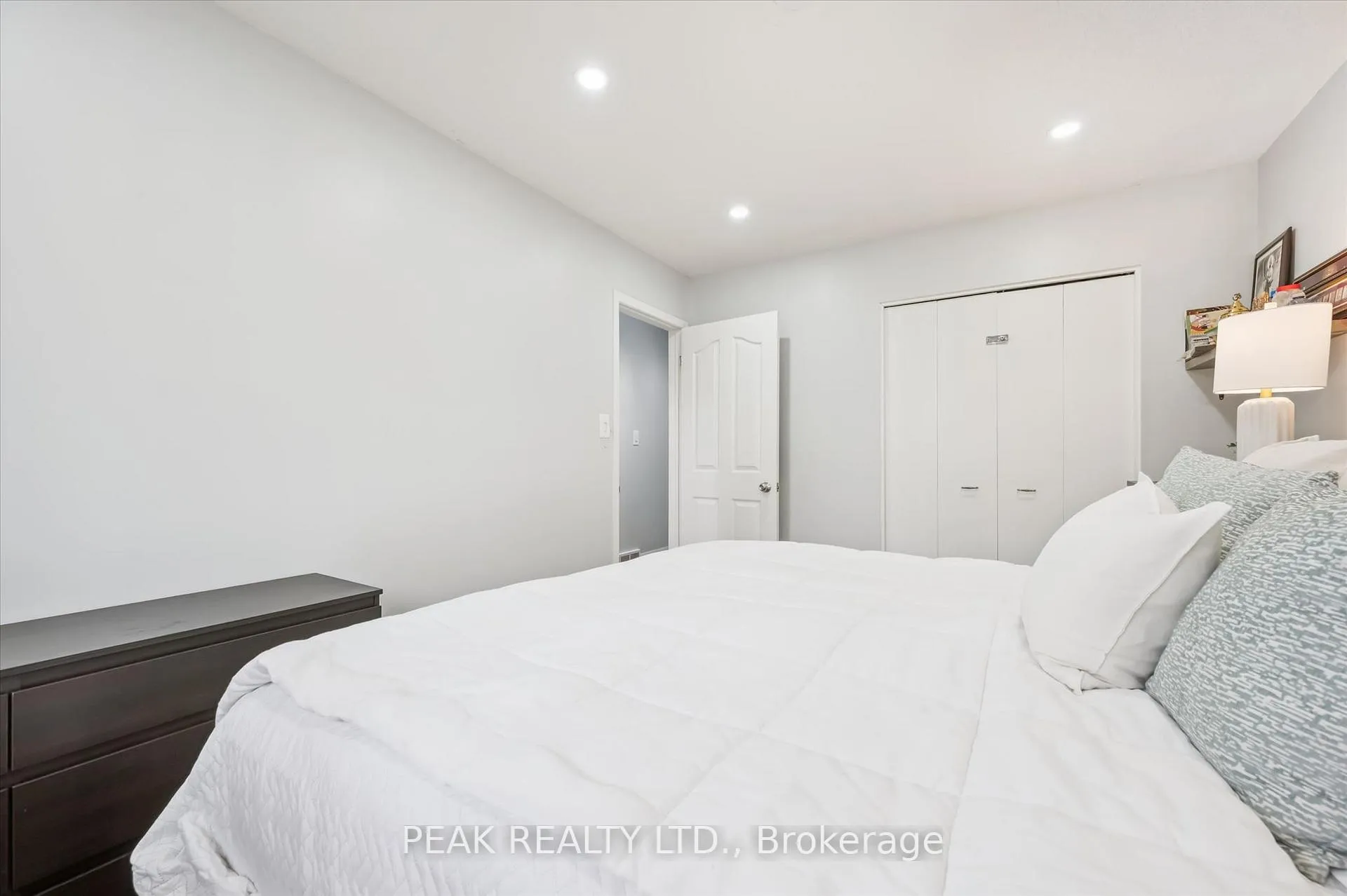 Photo 21 of Unit B, 235 Cedarbrae Avenue, Waterloo — HOMEH