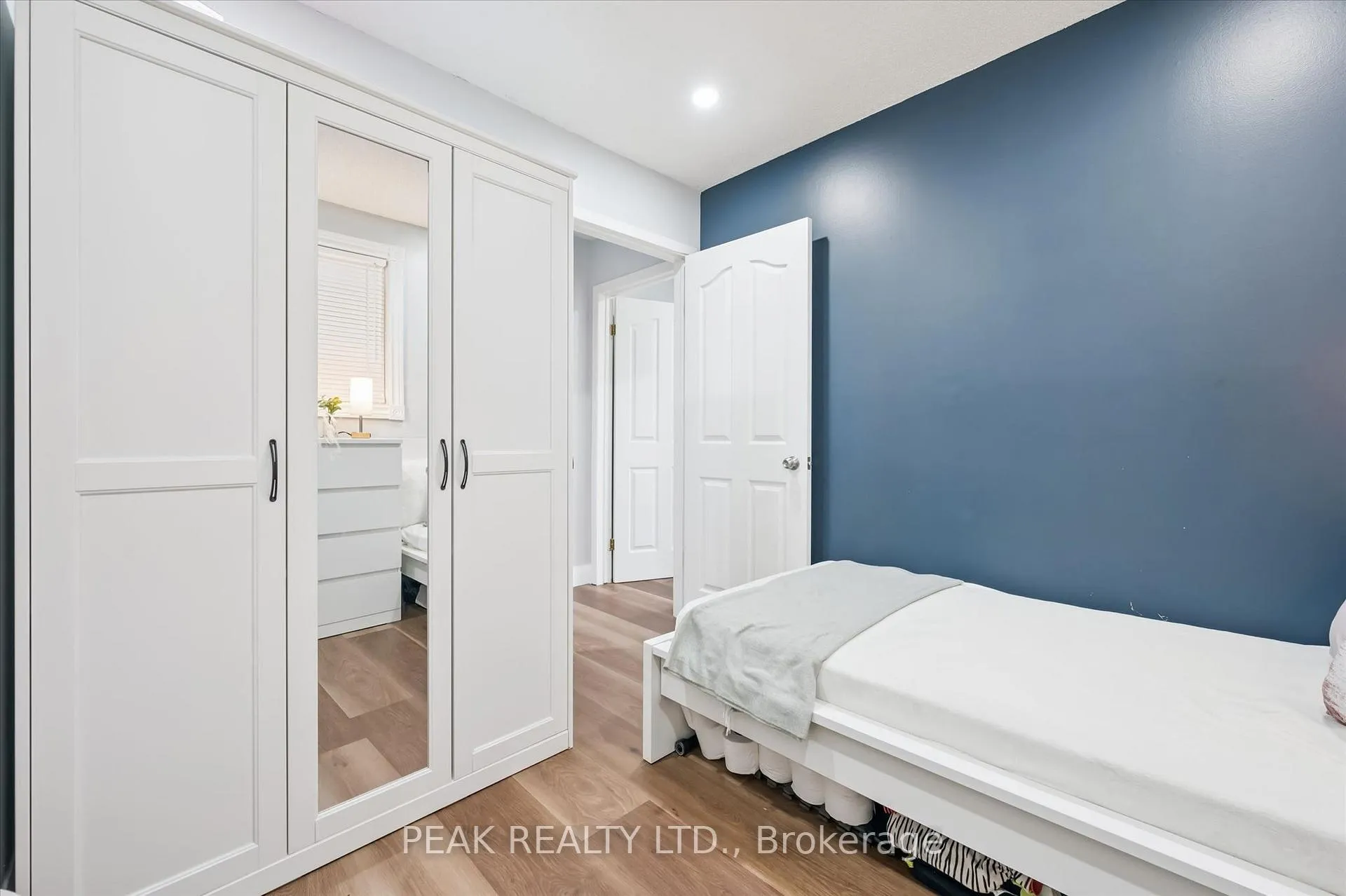 Photo 25 of Unit B, 235 Cedarbrae Avenue, Waterloo — HOMEH