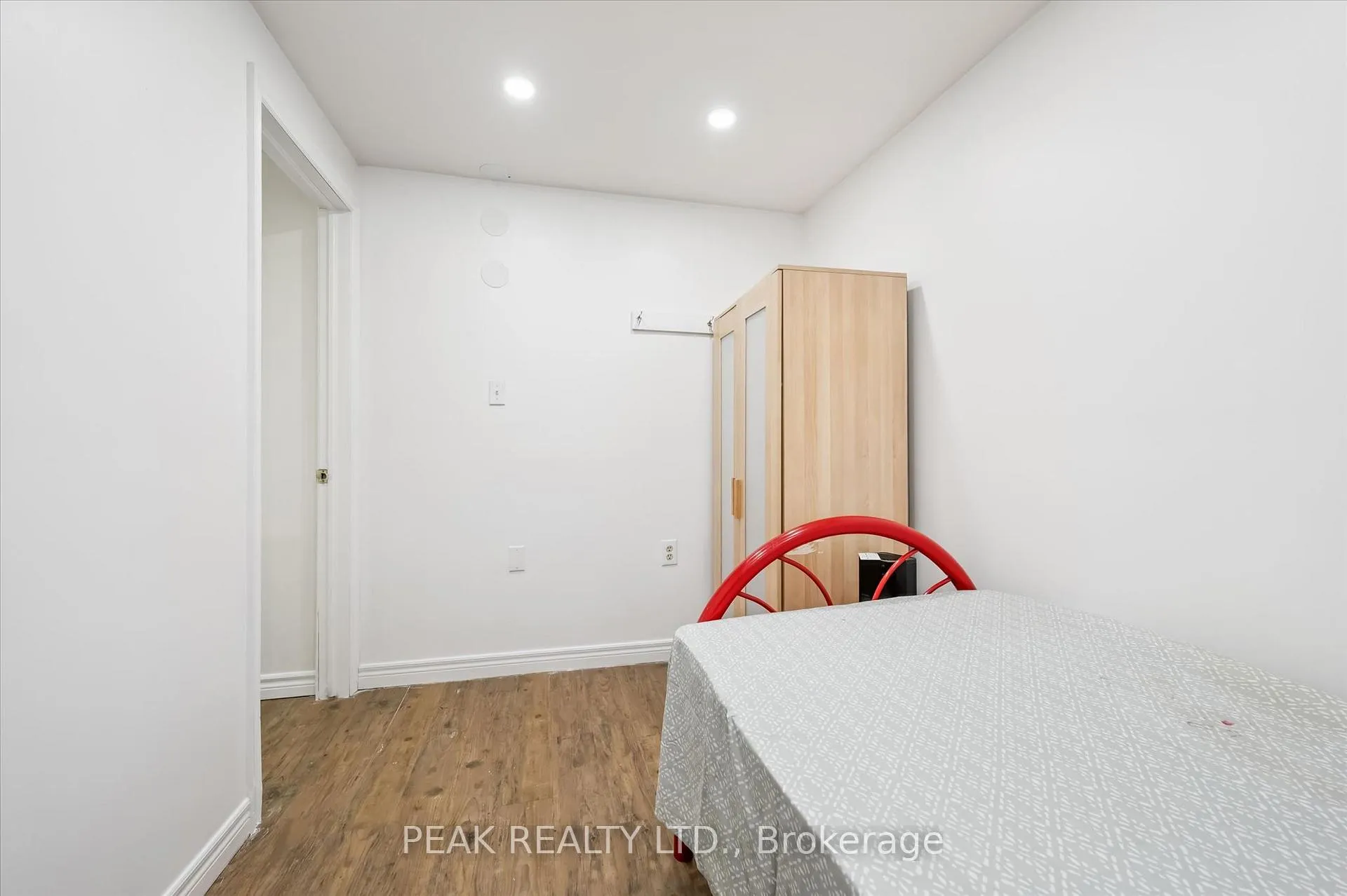 Photo 33 of Unit B, 235 Cedarbrae Avenue, Waterloo — HOMEH