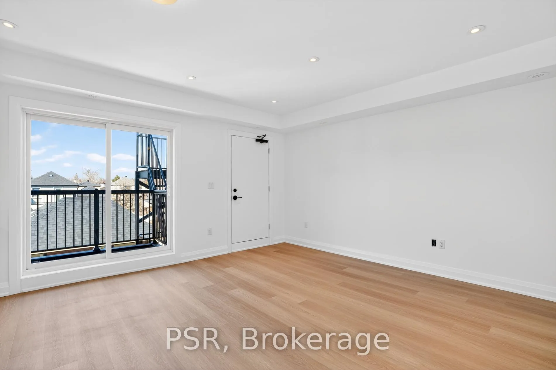 Photo 9 of Unit B, 218 Aileen Avenue, Toronto, Keelesdale-Eglinton West — HOMEH