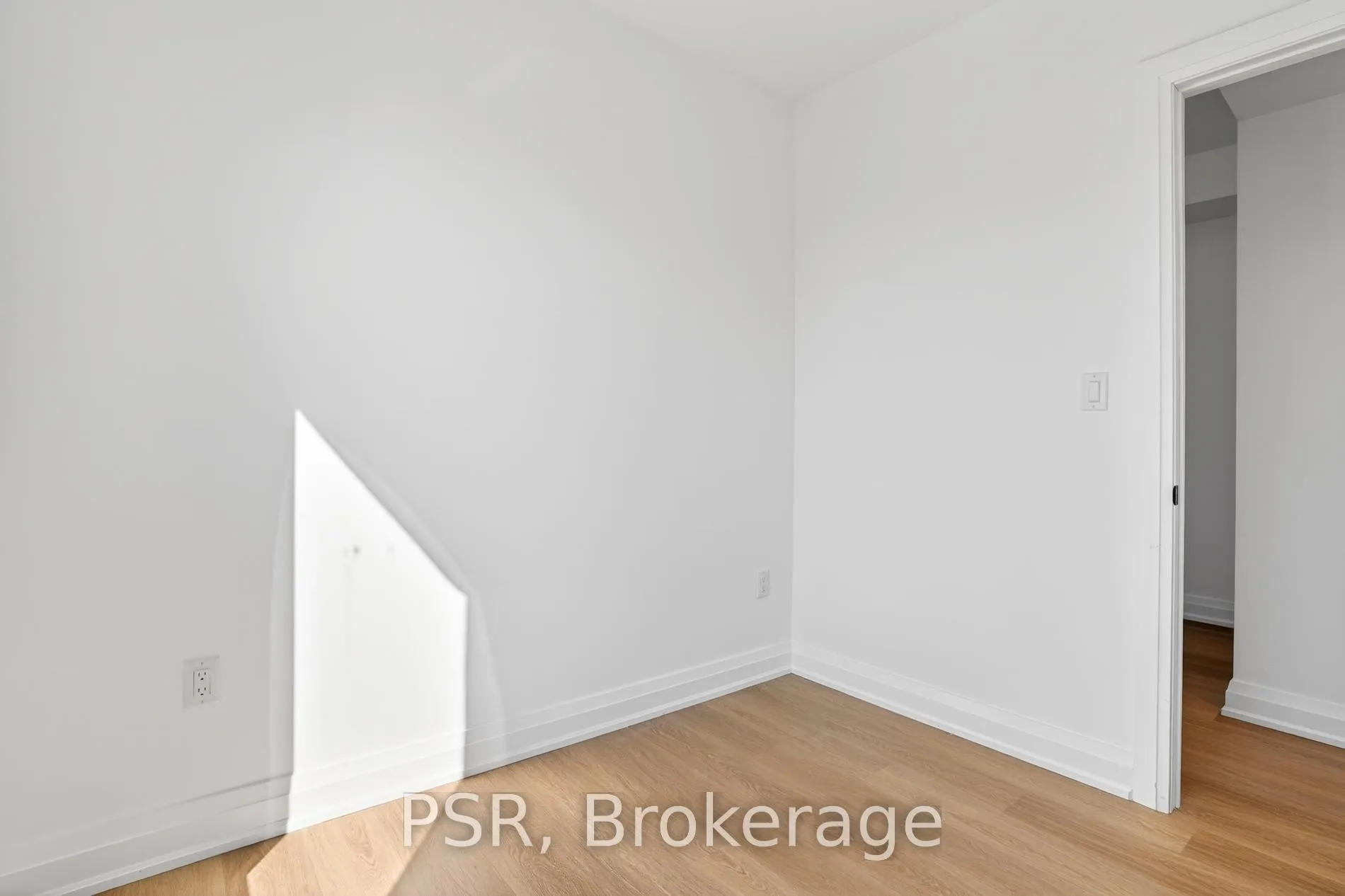 Photo 24 of Unit B, 218 Aileen Avenue, Toronto, Keelesdale-Eglinton West — HOMEH