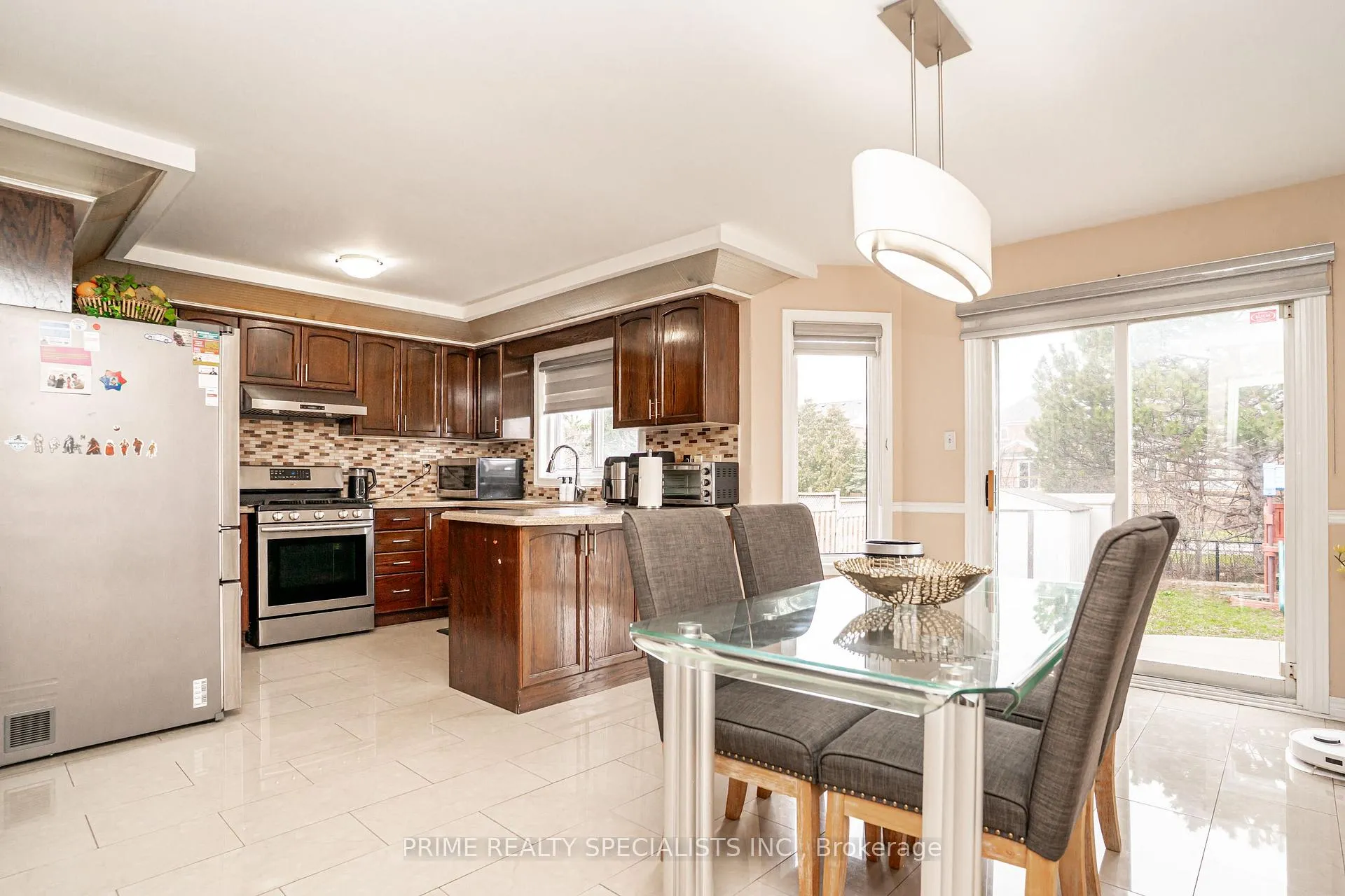 Photo 10 of 52 Deerglen Drive, Brampton, Sandringham-Wellington — HOMEH