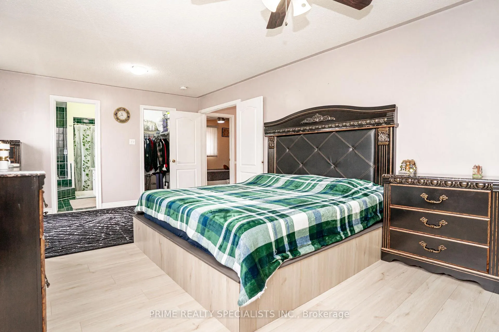 Photo 21 of 52 Deerglen Drive, Brampton, Sandringham-Wellington — HOMEH