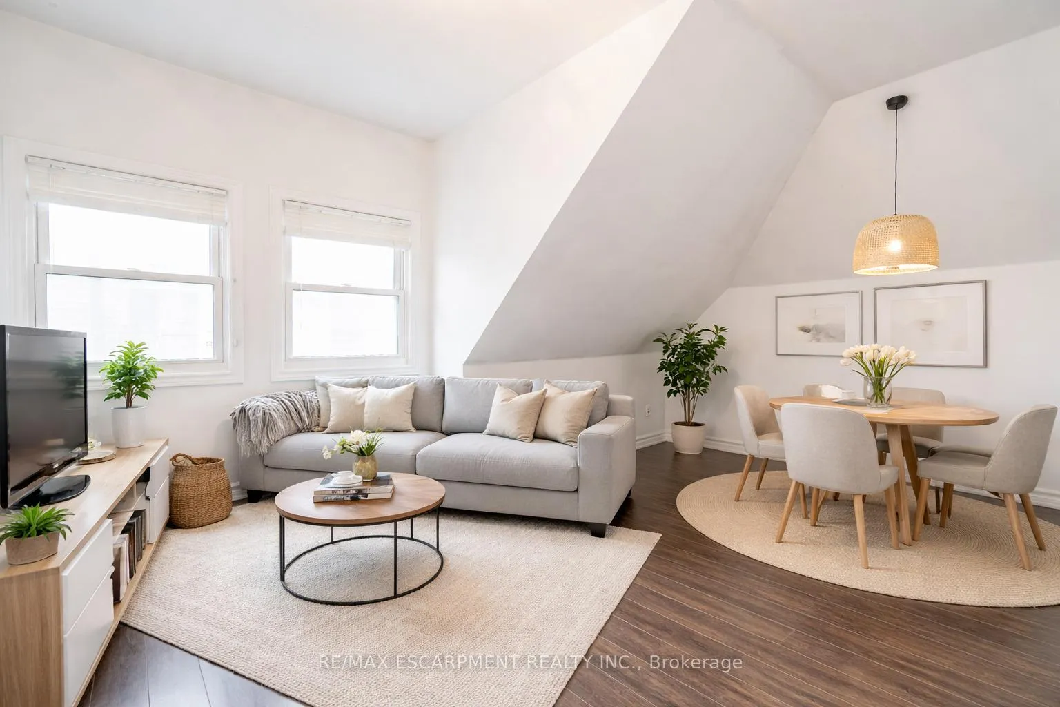 Photo 2 of Unit 3, 80 St. Clair Avenue, Hamilton, Gibson — HOMEH
