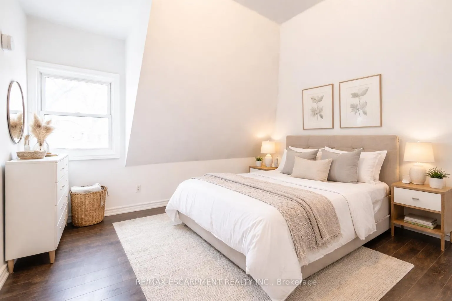 Photo 3 of Unit 3, 80 St. Clair Avenue, Hamilton, Gibson — HOMEH