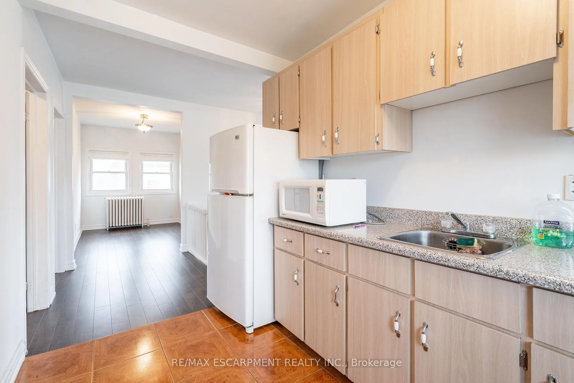 Photo 5 of Unit 3, 80 St. Clair Avenue, Hamilton, Gibson — HOMEH
