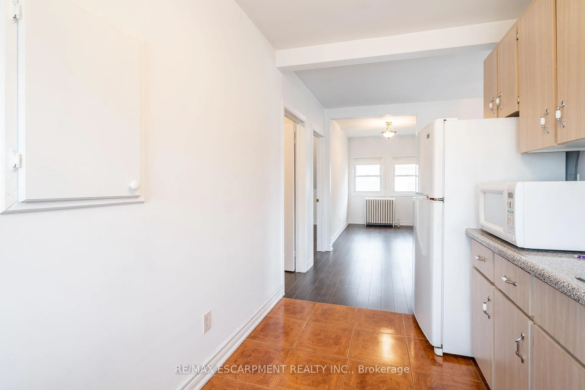 Photo 9 of Unit 3, 80 St. Clair Avenue, Hamilton, Gibson — HOMEH
