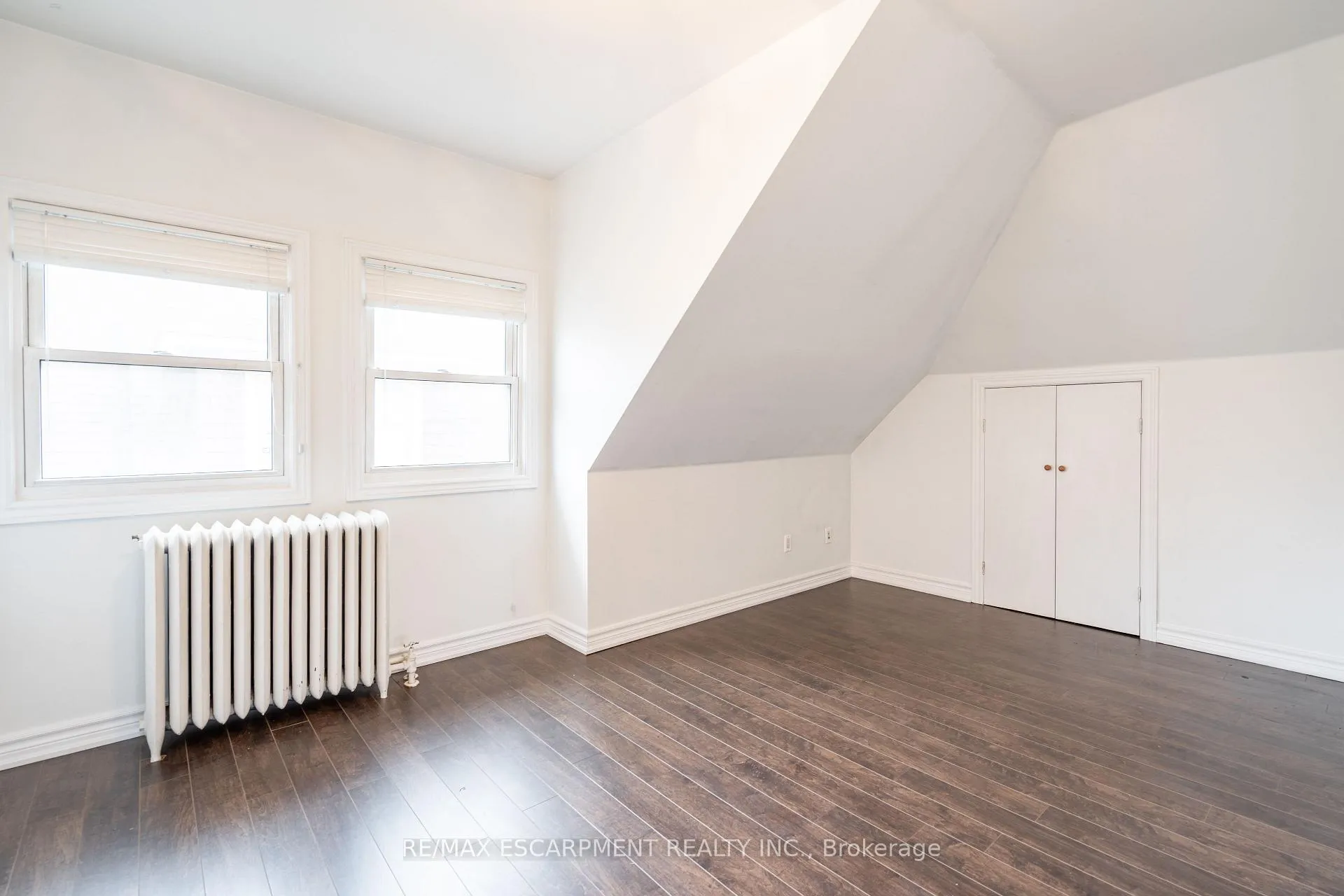 Photo 11 of Unit 3, 80 St. Clair Avenue, Hamilton, Gibson — HOMEH