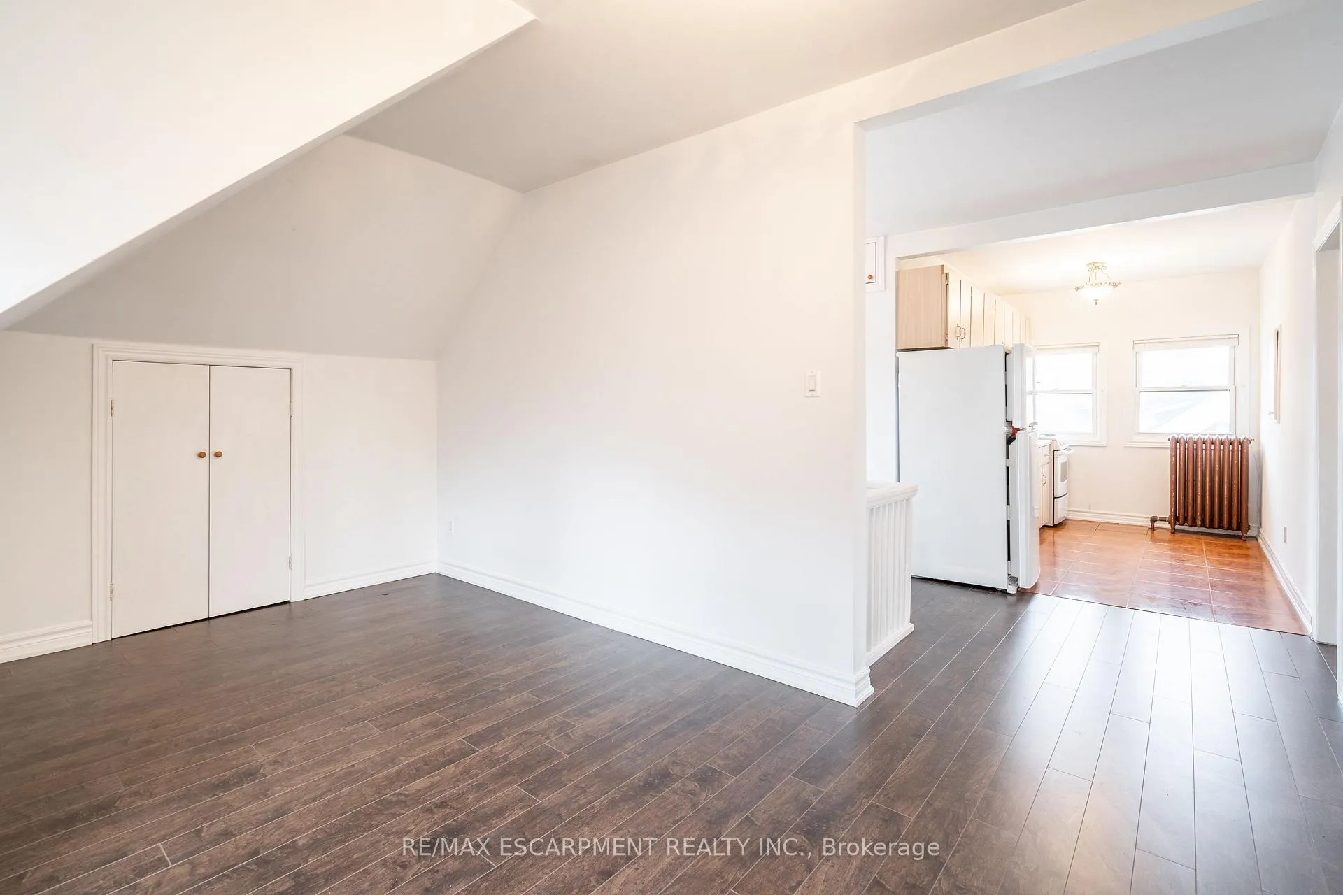 Photo 12 of Unit 3, 80 St. Clair Avenue, Hamilton, Gibson — HOMEH