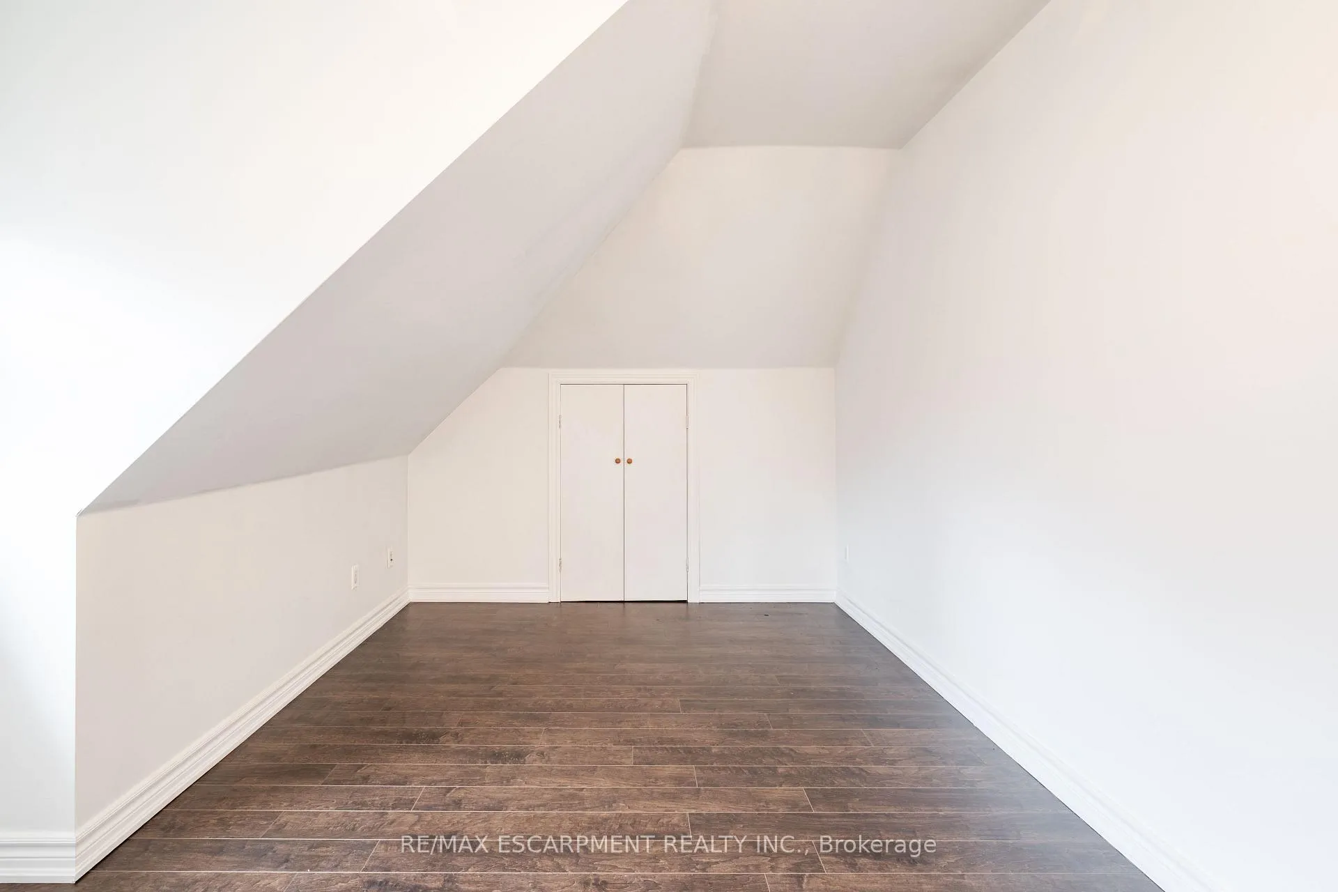 Photo 13 of Unit 3, 80 St. Clair Avenue, Hamilton, Gibson — HOMEH