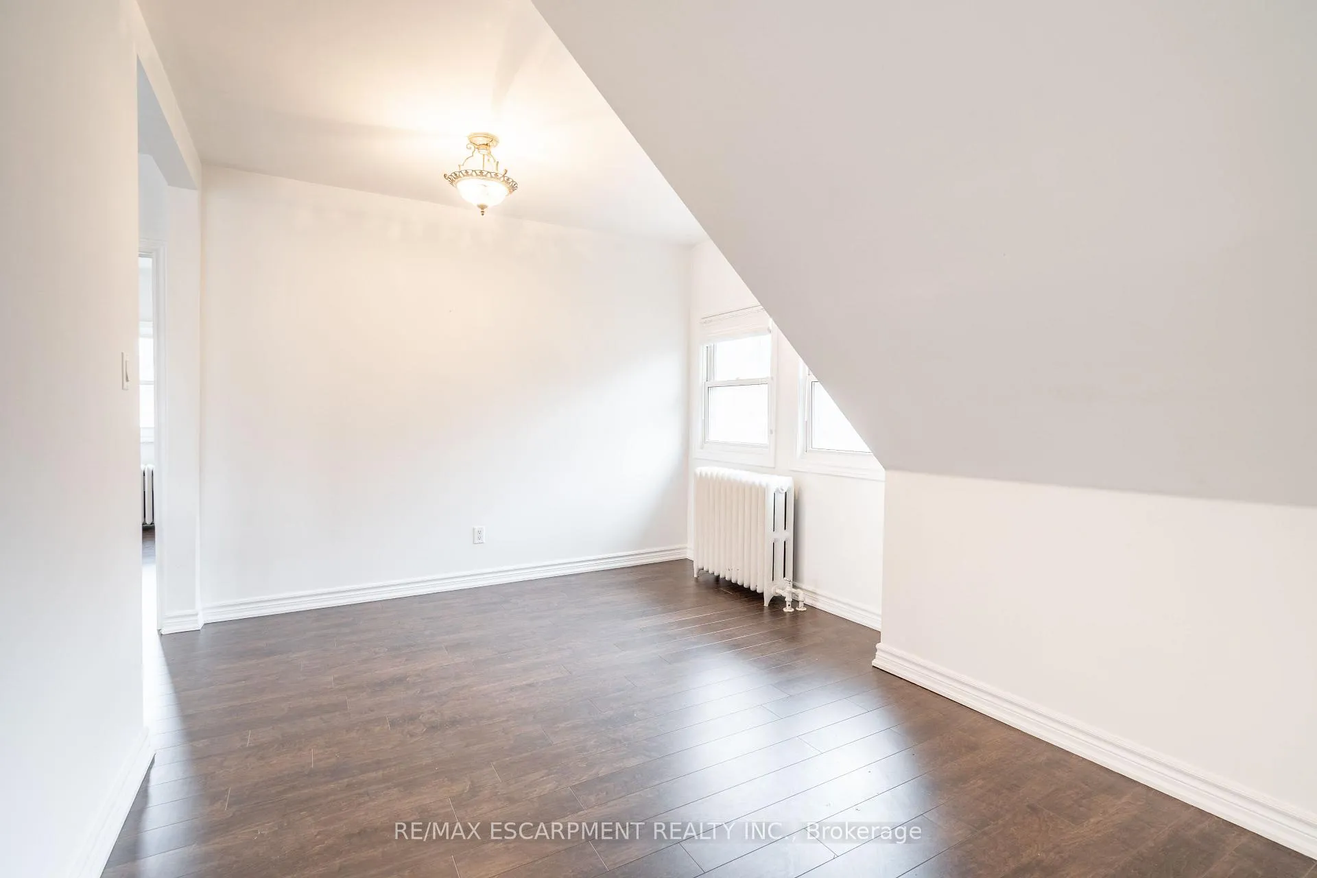 Photo 14 of Unit 3, 80 St. Clair Avenue, Hamilton, Gibson — HOMEH