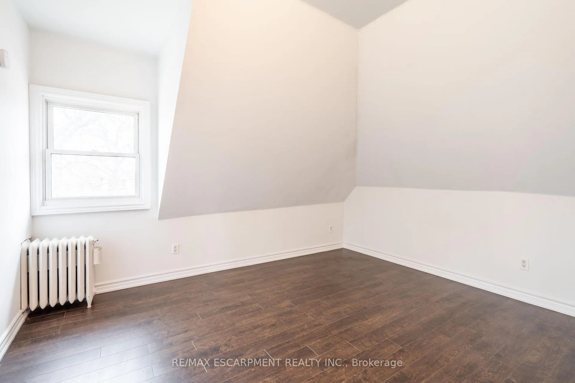 Photo 17 of Unit 3, 80 St. Clair Avenue, Hamilton, Gibson — HOMEH