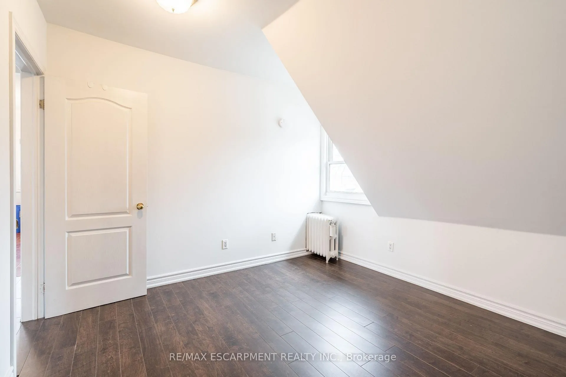 Photo 19 of Unit 3, 80 St. Clair Avenue, Hamilton, Gibson — HOMEH
