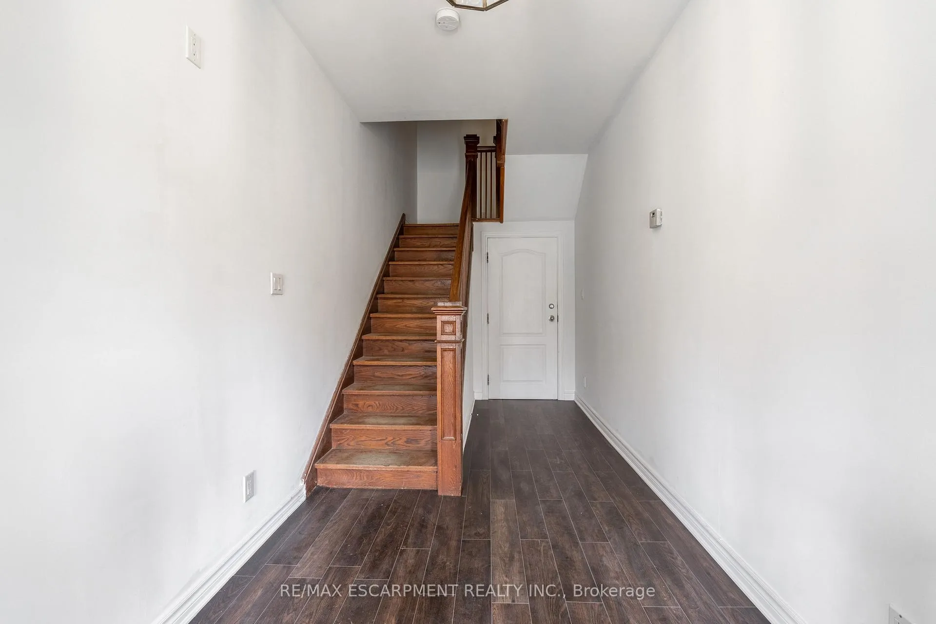 Photo 26 of Unit 3, 80 St. Clair Avenue, Hamilton, Gibson — HOMEH