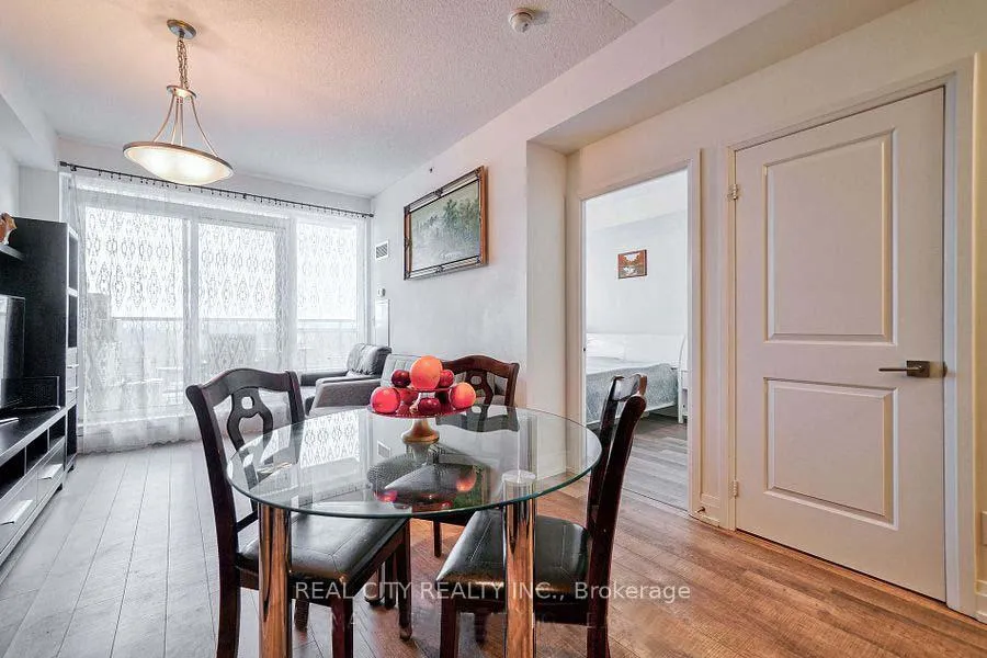 Photo 5 of Unit 407, 7167 Yonge Street, Markham, Thornhill — HOMEH