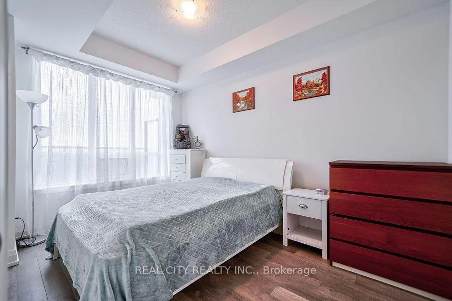 Photo 7 of Unit 407, 7167 Yonge Street, Markham, Thornhill — HOMEH