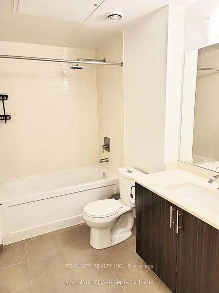 Photo 11 of Unit 407, 7167 Yonge Street, Markham, Thornhill — HOMEH