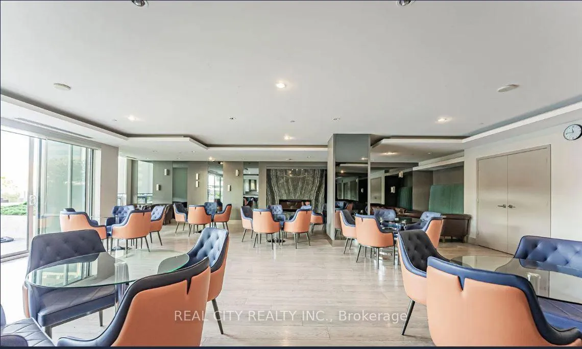 Photo 14 of Unit 407, 7167 Yonge Street, Markham, Thornhill — HOMEH