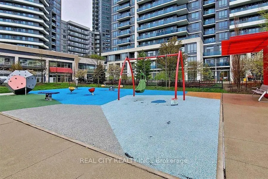 Photo 15 of Unit 407, 7167 Yonge Street, Markham, Thornhill — HOMEH